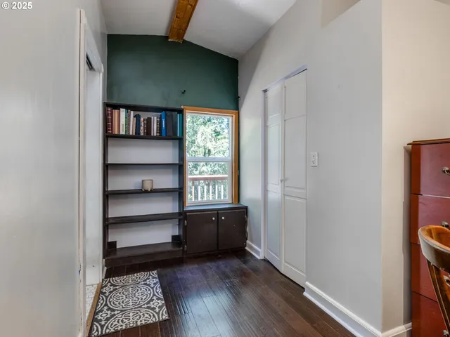 $650,000 | 20284 El Romar Drive Northeast, Scotts Mills, OR 97375