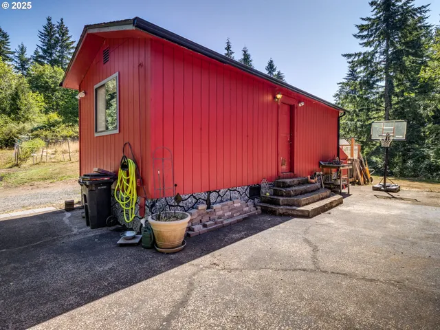 $650,000 | 20284 El Romar Drive Northeast, Scotts Mills, OR 97375