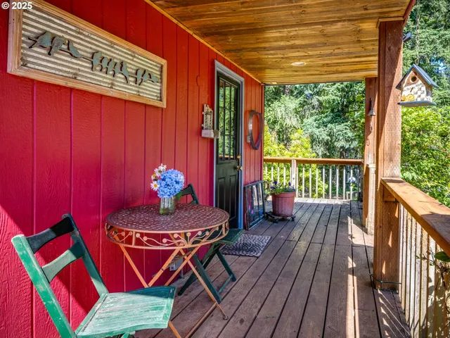 $650,000 | 20284 El Romar Drive Northeast, Scotts Mills, OR 97375