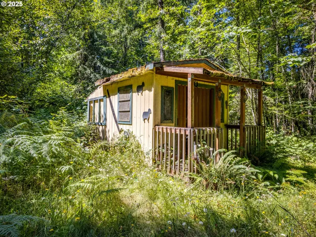 $650,000 | 20284 El Romar Drive Northeast, Scotts Mills, OR 97375