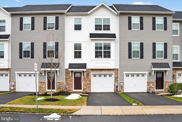 $399,999 | 17 Sanctuary Place, Thorofare, NJ 08086