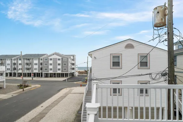 $1,999,999 | 110 93rd Street, Sea Isle City, NJ 08243