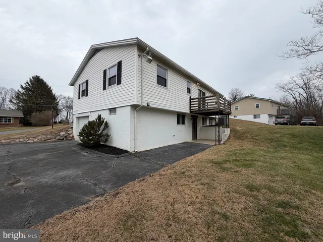 $295,000 | 1528 Lakeshore Drive, Chambersburg, PA 17202
