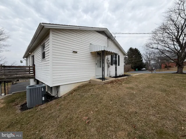 $295,000 | 1528 Lakeshore Drive, Chambersburg, PA 17202