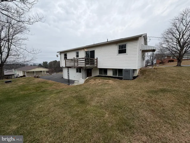 $295,000 | 1528 Lakeshore Drive, Chambersburg, PA 17202