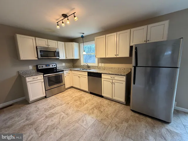 $295,000 | 1528 Lakeshore Drive, Chambersburg, PA 17202