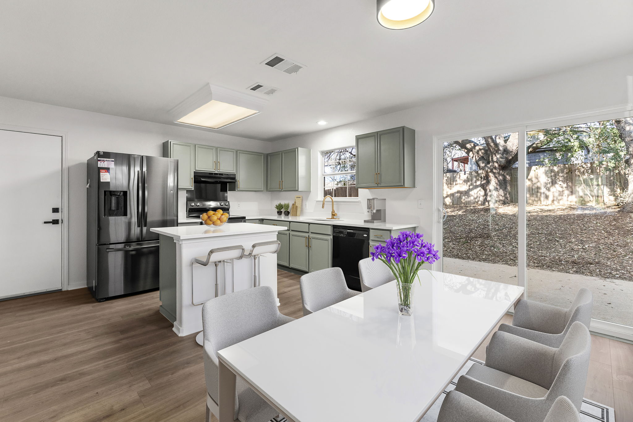 2110 Nogales Trail Austin, TX 78744 - Photo 17 of 36 Dining Area. Virtually staged.