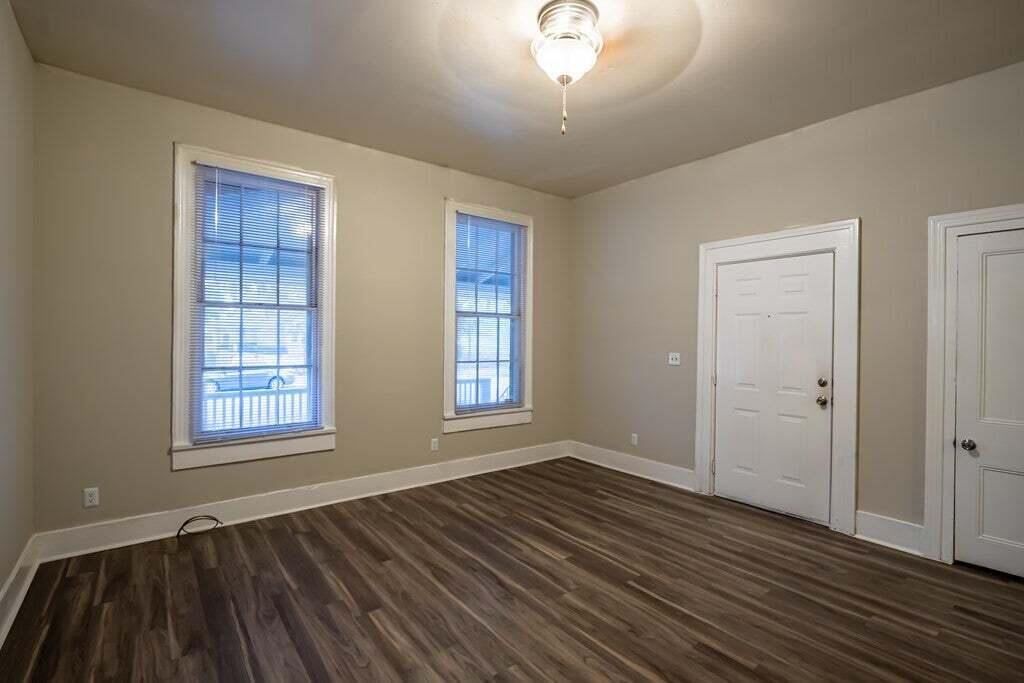 305 Walker Street Augusta, GA 30901 - Photo 2 of 11 305A - Front Room1