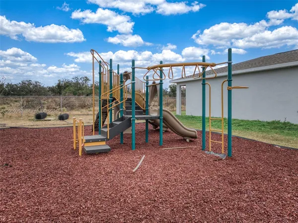 $1,600 | 600 Zara Goza Court, Unit 600, Sebring, FL 33870