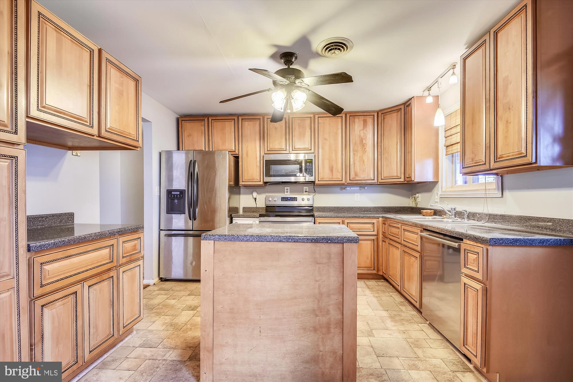2227 Monocacy Road Essex, MD 21221 - Photo 5 of 42
