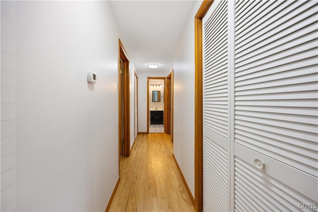 7661 Totman Road Cicero, NY 13212 - Photo 17 of 34 Hallway to bedrooms