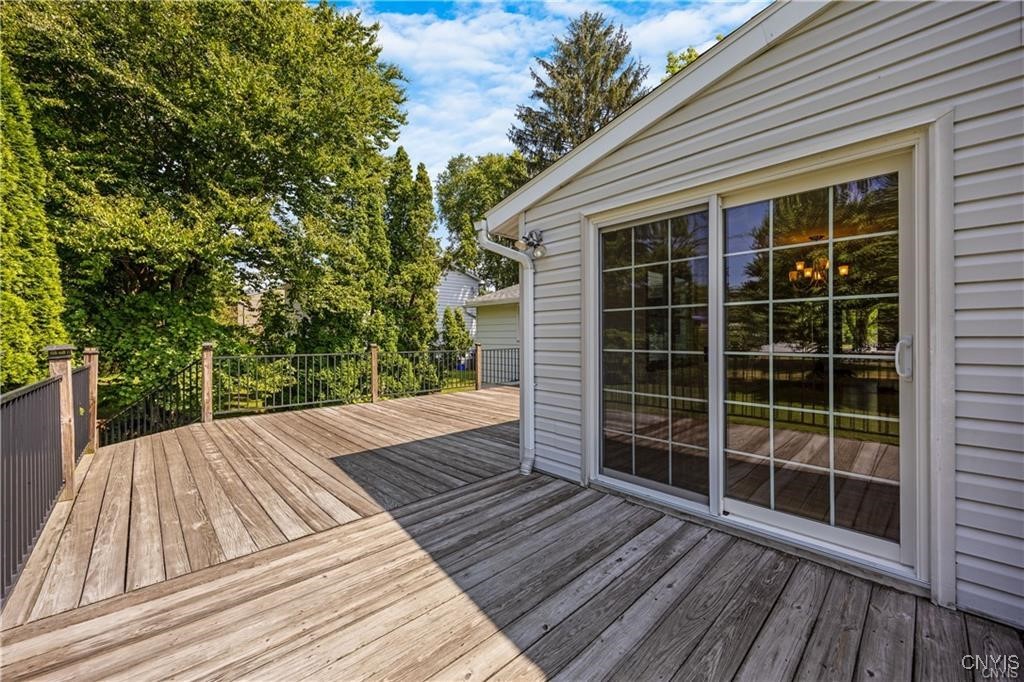 7661 Totman Road Cicero, NY 13212 - Photo 29 of 34 Rear deck