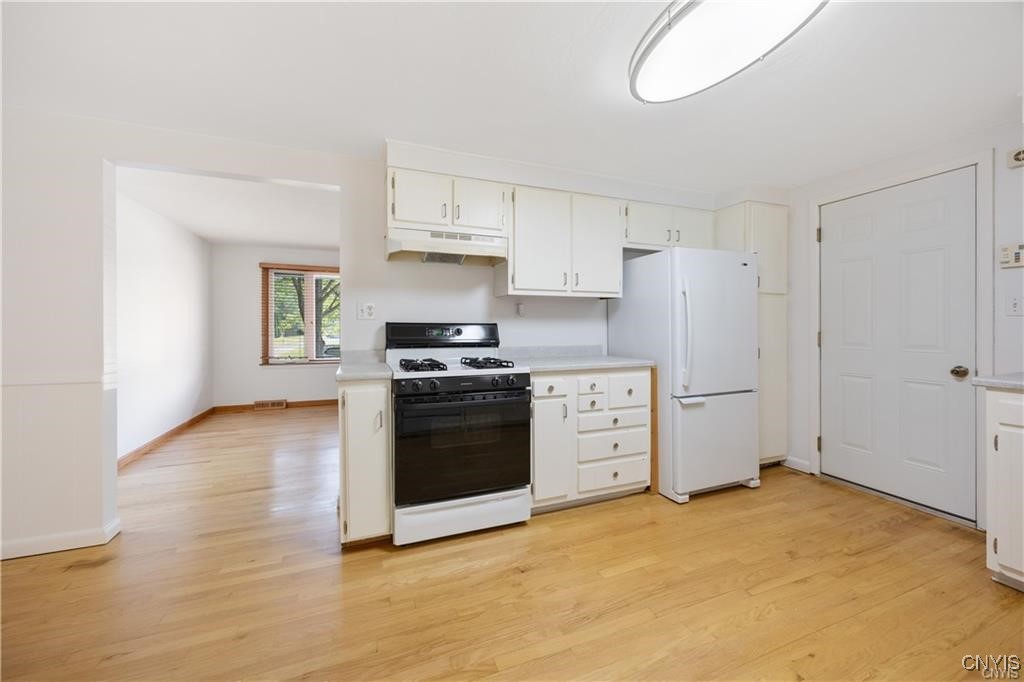 7661 Totman Road Cicero, NY 13212 - Photo 7 of 34 Kitchen