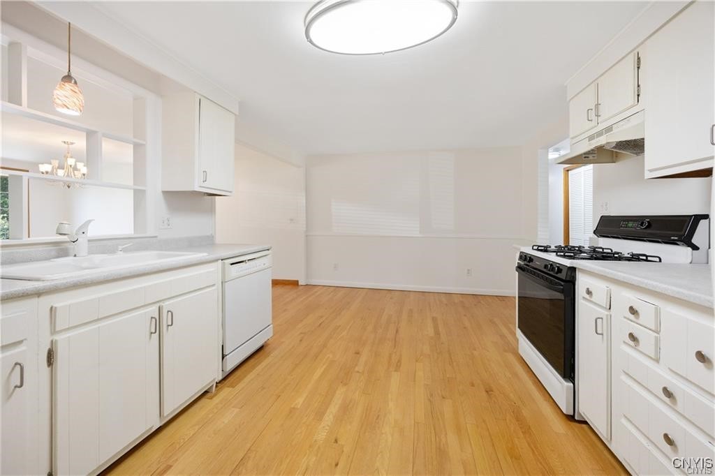 7661 Totman Road Cicero, NY 13212 - Photo 10 of 34 Kitchen