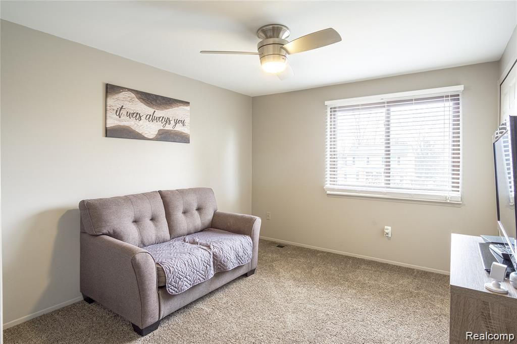 2810 Sandhurst Rochester Hills, MI 48307 - Photo 29 of 33