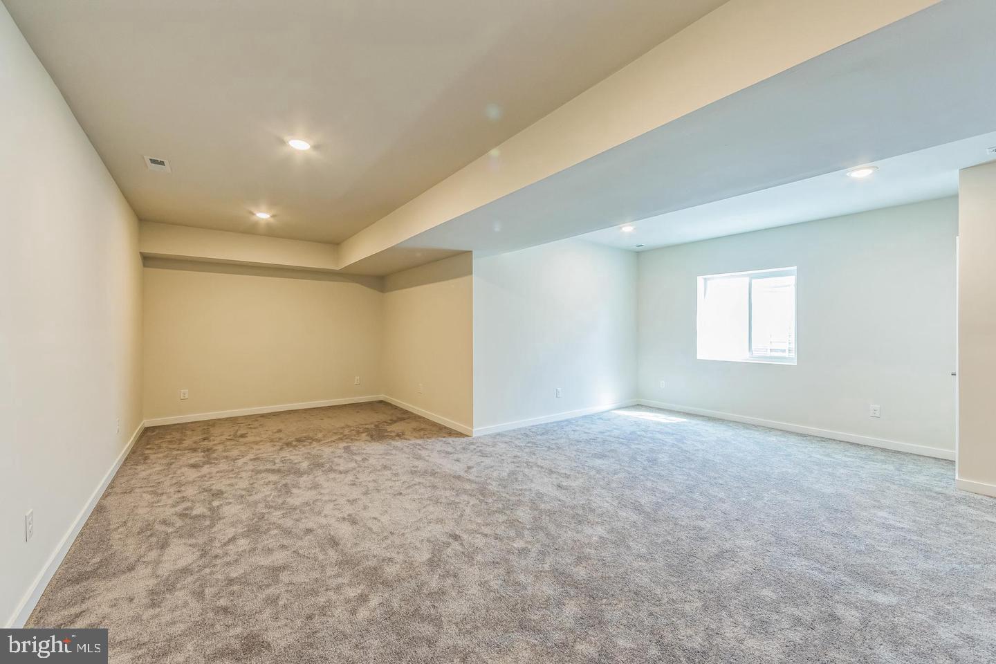 727 Hunsberger Road Spring City, PA 19475 - Photo 28 of 32 a view of an empty room and a window