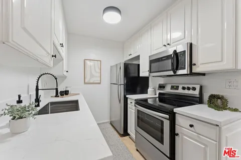 $775,000 | 2308 Schader Drive, Unit 308, Santa Monica, CA 90404