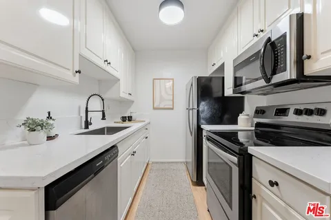 $775,000 | 2308 Schader Drive, Unit 308, Santa Monica, CA 90404