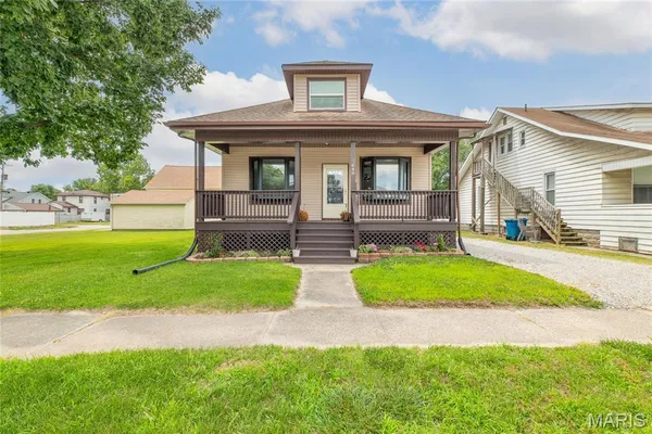 $159,900 | 640 East Ferguson Avenue, Wood River, IL 62095