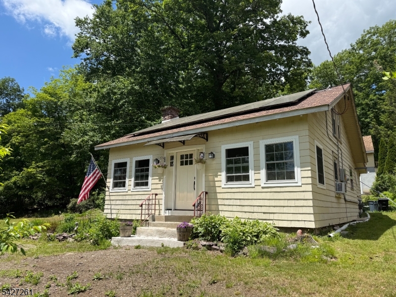29 Lakeside Road West Milford, NJ 07421 - Photo 4 of 46