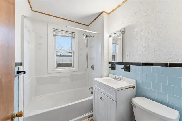 $415,000 | 5 Branch Avenue, North Smithfield, RI 02896