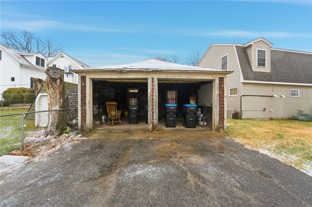 5 Branch Avenue North Smithfield, RI 02896 - Photo 3 of 17