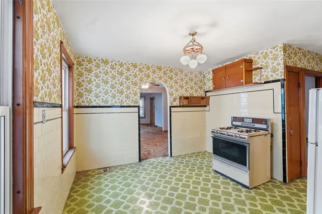 $415,000 | 5 Branch Avenue, North Smithfield, RI 02896