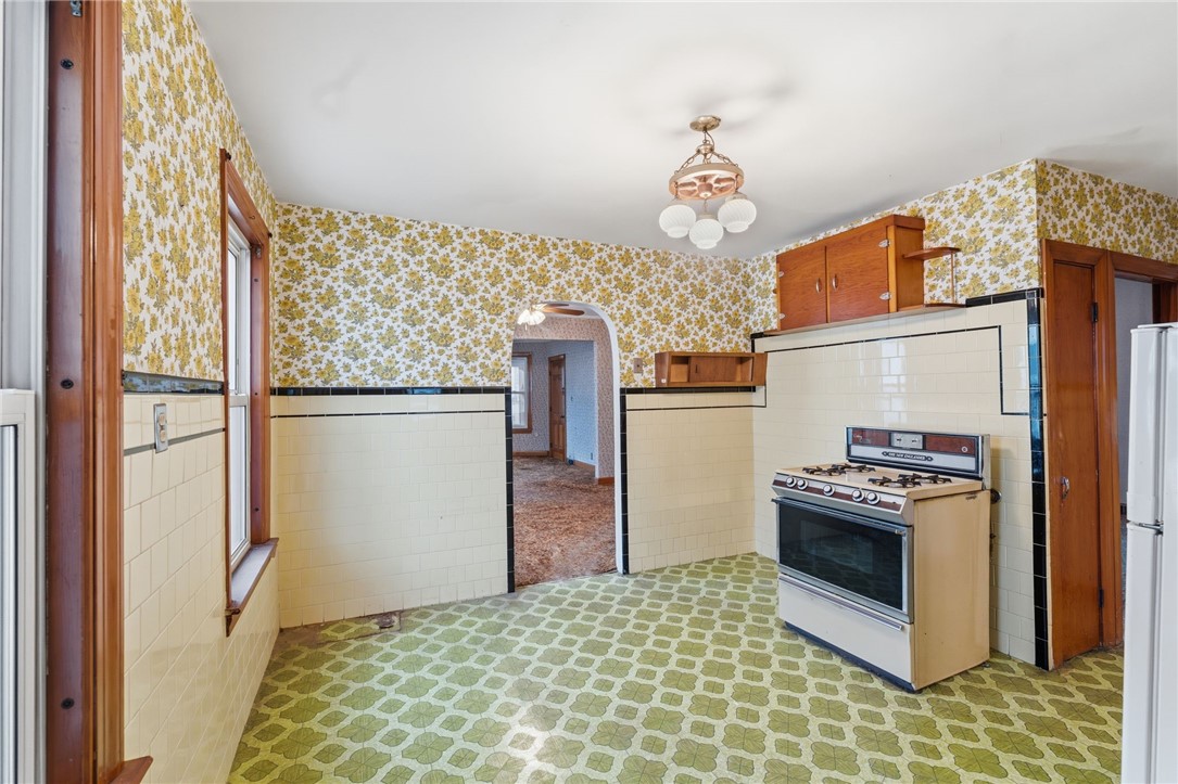 5 Branch Avenue North Smithfield, RI 02896 - Photo 4 of 17