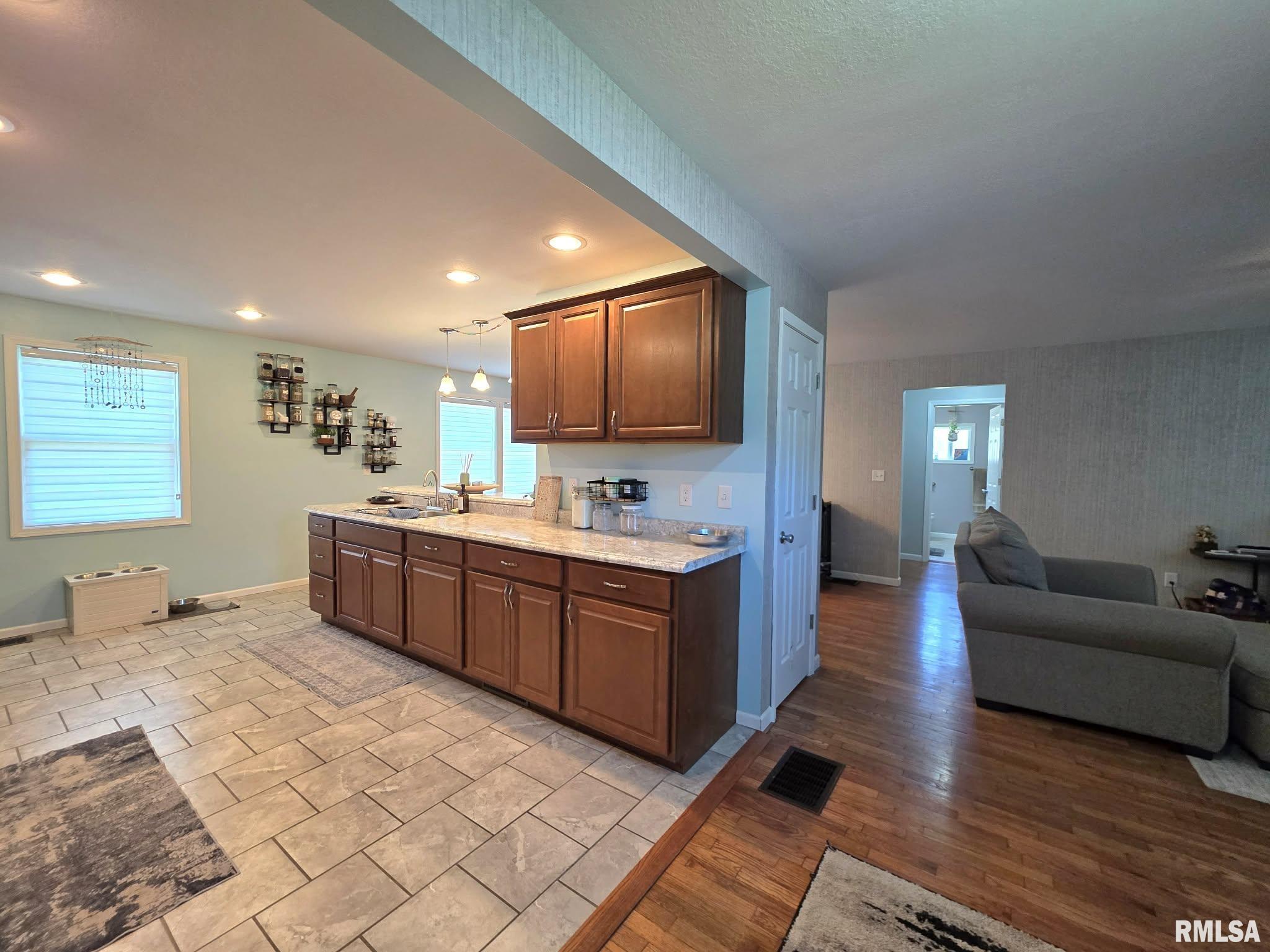 103 West Jefferson Street Camp Point, IL 62320 - Photo 13 of 31