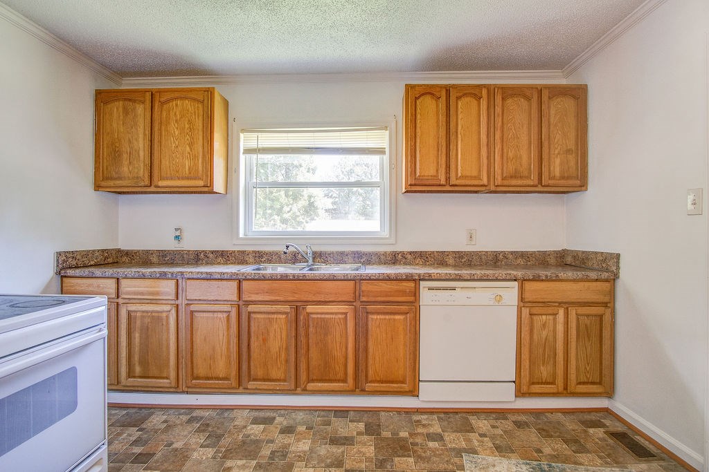 3052 Hurricane Road Rocky Face, GA 30740 - Photo 16 of 63 Gallery Image 16