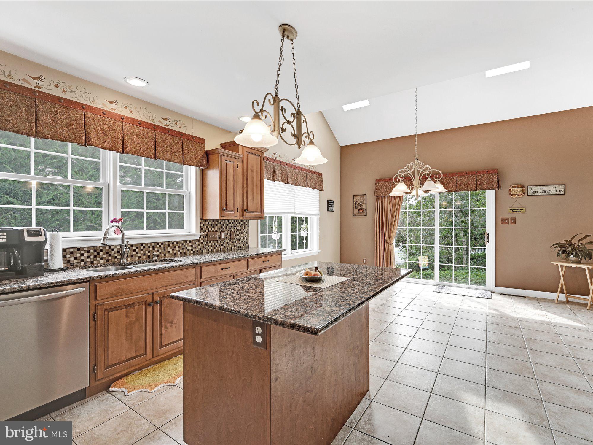 217 Atlantic Avenue Sinking Spring, PA 19608 - Photo 15 of 40 Kitchen/Dining Area