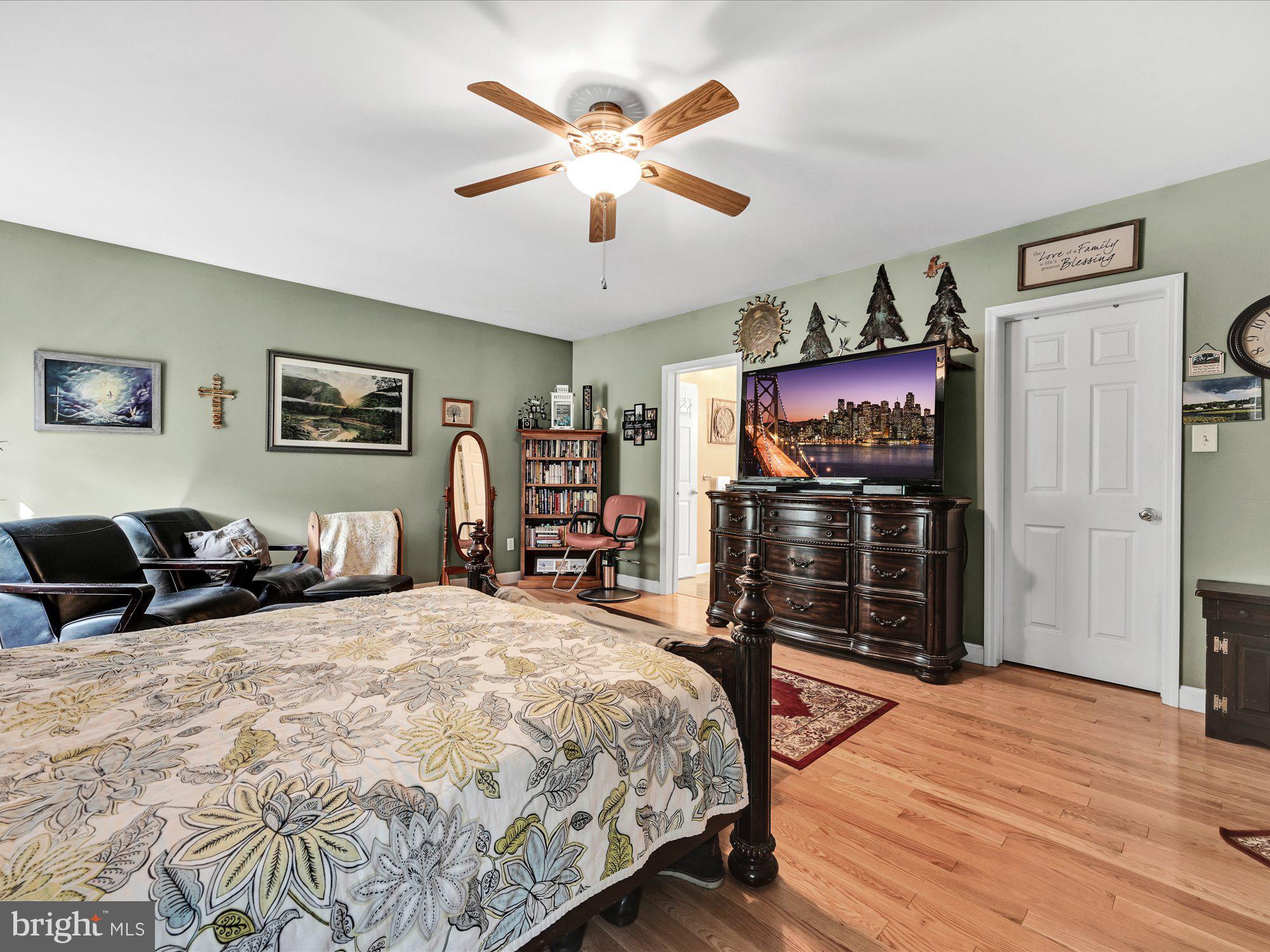 217 Atlantic Avenue Sinking Spring, PA 19608 - Photo 24 of 40 Master Bedroom V2