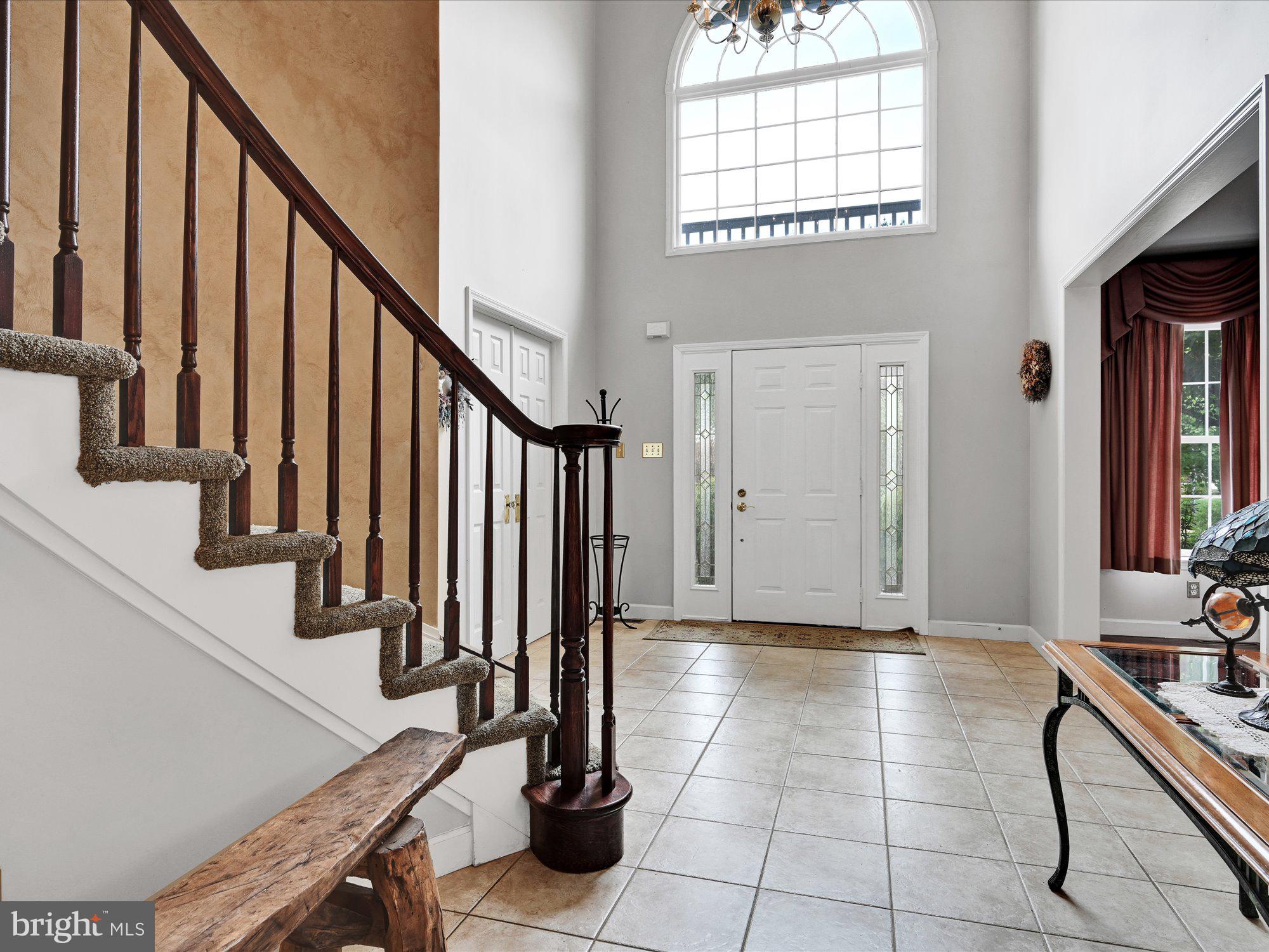 217 Atlantic Avenue Sinking Spring, PA 19608 - Photo 4 of 40 Foyer
