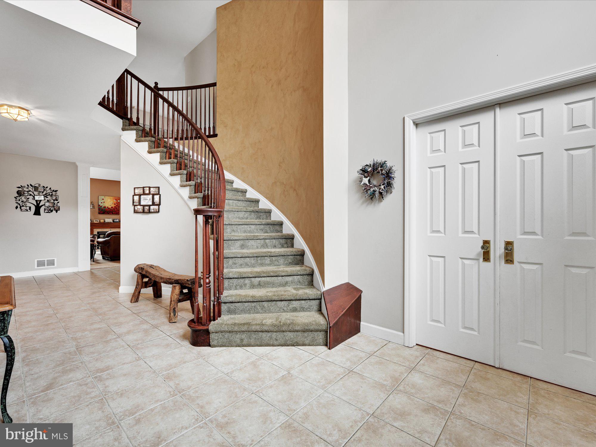 217 Atlantic Avenue Sinking Spring, PA 19608 - Photo 5 of 40 Foyer V2