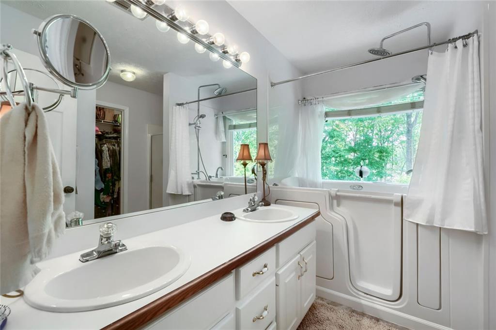 2128 Cluster Lane Grayson, GA 30017 - Photo 14 of 44