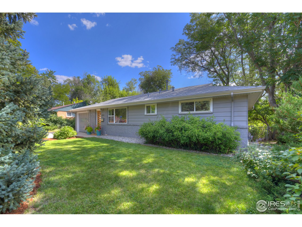 2860 19th Street Boulder, CO 80304 - Photo 3 of 30 Well maintained landscaping