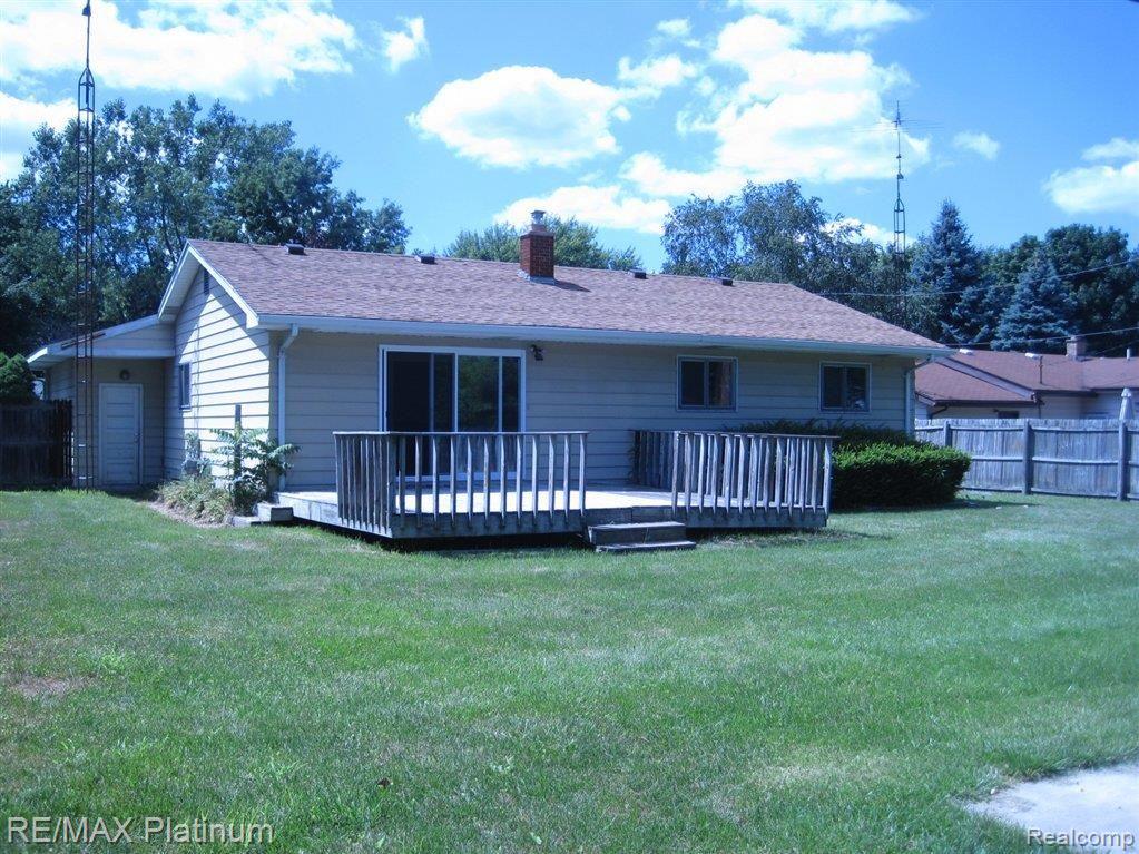 3391 Hammerberg Road Flint, MI 48507 - Photo 5 of 22 Hammerberg backview.JPG