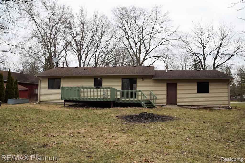 643 Six Mile Road Whitmore Lake, MI 48189 - Photo 12 of 22