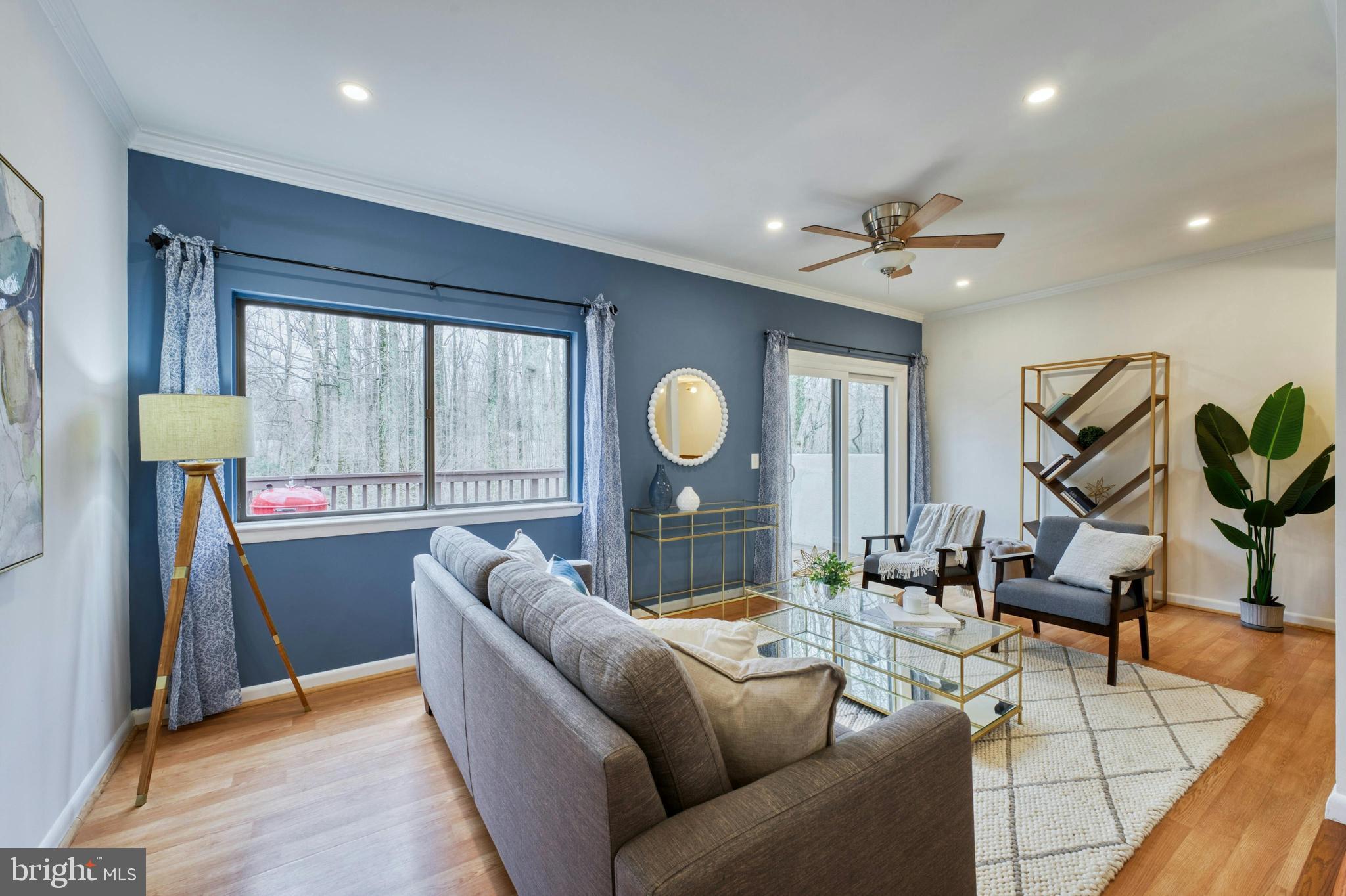 11979 Barrel Cooper Court Reston, VA 20191 - Photo 10 of 35 Light and more light! Oh My! Oh My!