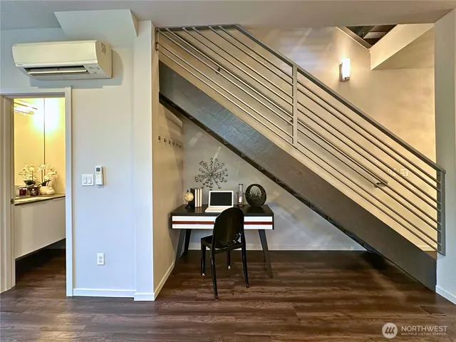 $725,000 | 4300 Southwest Mills Street, Seattle, WA 98136