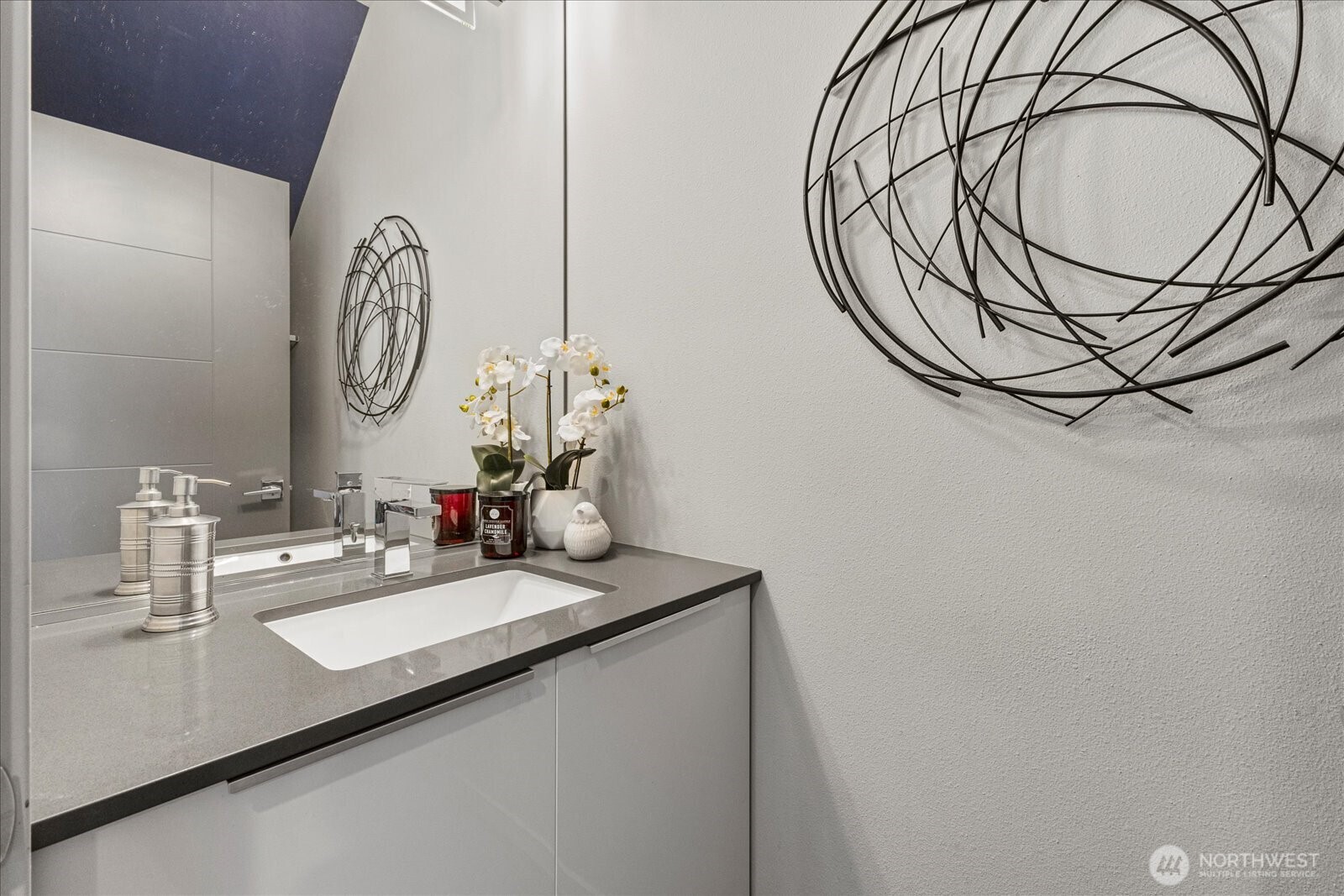 4300 Southwest Mills Street Seattle, WA 98136 - Photo 11 of 30