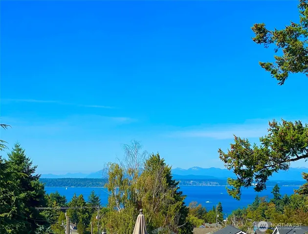 $725,000 | 4300 Southwest Mills Street, Seattle, WA 98136