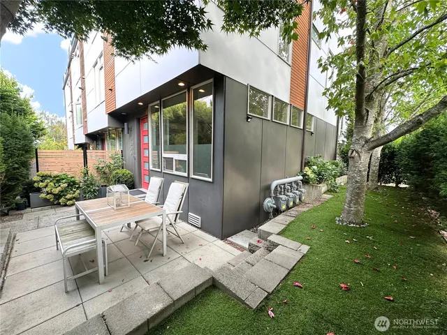 $725,000 | 4300 Southwest Mills Street, Seattle, WA 98136