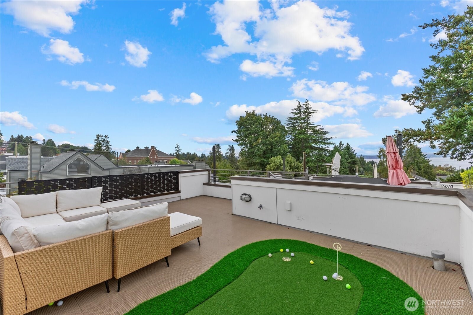 4300 Southwest Mills Street Seattle, WA 98136 - Photo 24 of 30