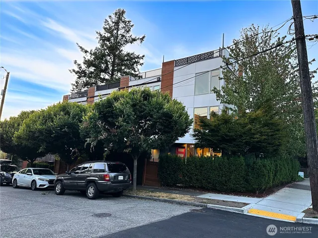 $725,000 | 4300 Southwest Mills Street, Seattle, WA 98136