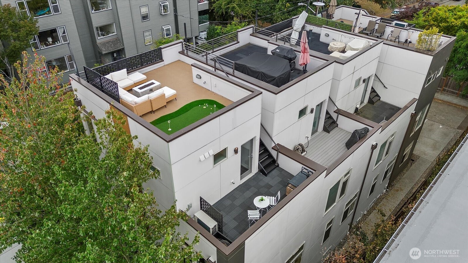 4300 Southwest Mills Street Seattle, WA 98136 - Photo 25 of 30