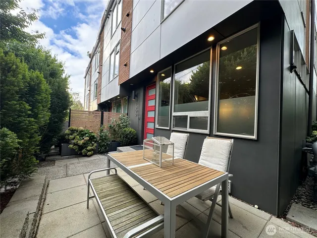 $725,000 | 4300 Southwest Mills Street, Seattle, WA 98136