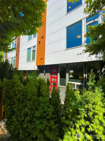 $725,000 | 4300 Southwest Mills Street, Seattle, WA 98136