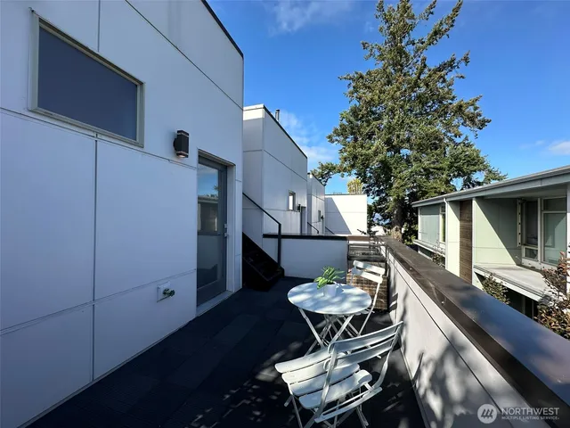 $725,000 | 4300 Southwest Mills Street, Seattle, WA 98136