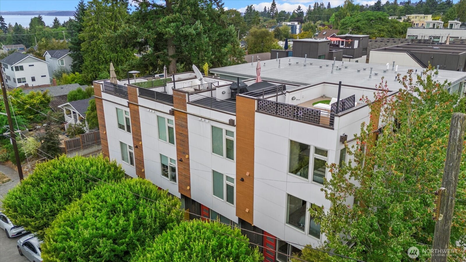 4300 Southwest Mills Street Seattle, WA 98136 - Photo 3 of 30